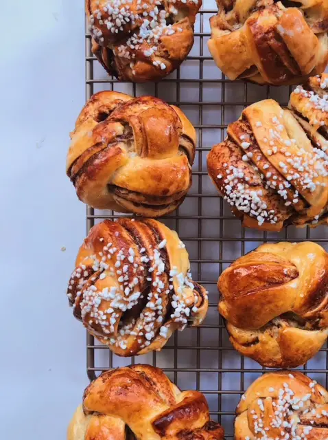 Nutella Chignons with Sugar Pearls – Peaches 2 Peaches