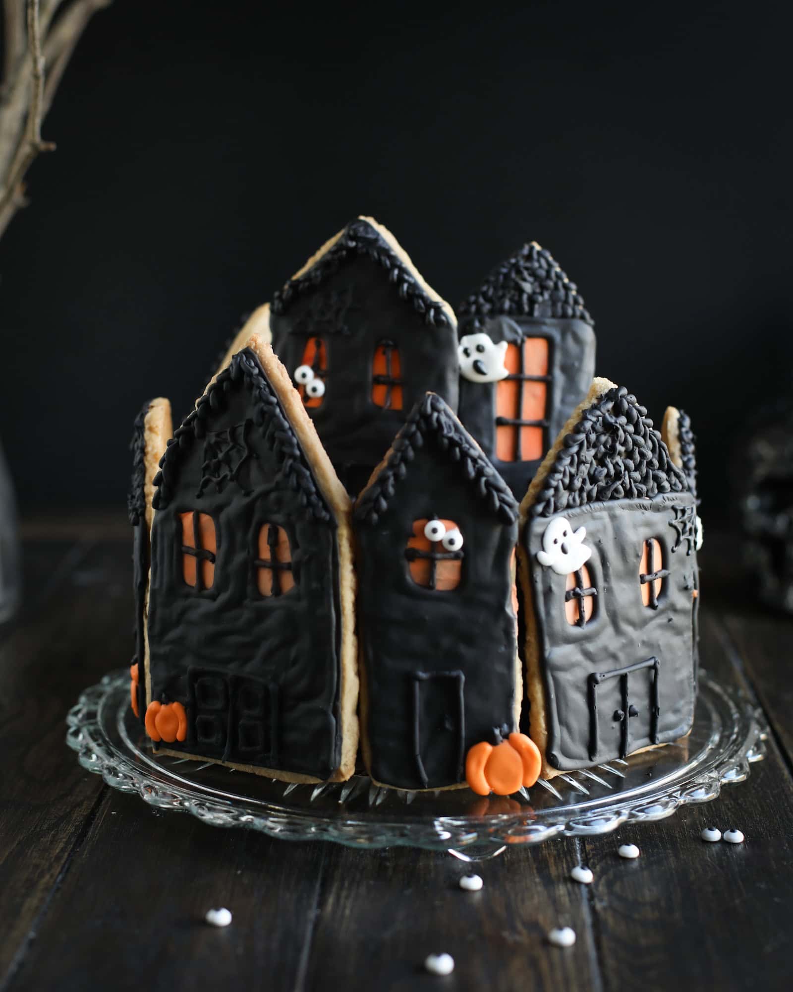 Haunted gingerbread deals house